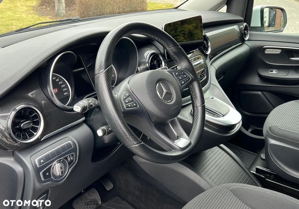 Mercedes-Benz Klasa V 220 d kompakt 9G-TRONIC Edition - 32