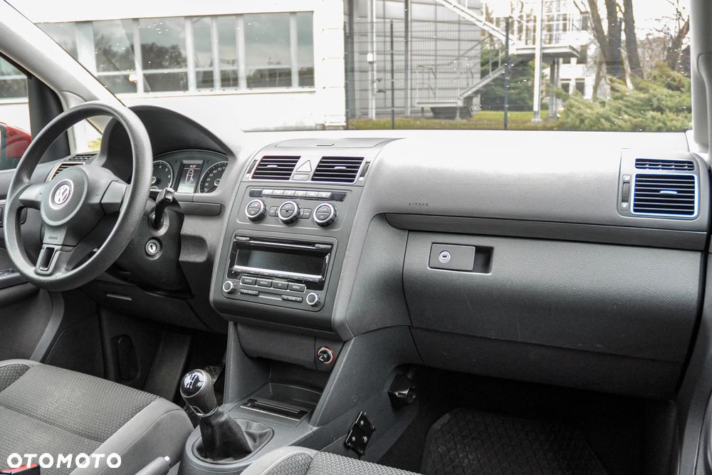 Volkswagen Touran - 10