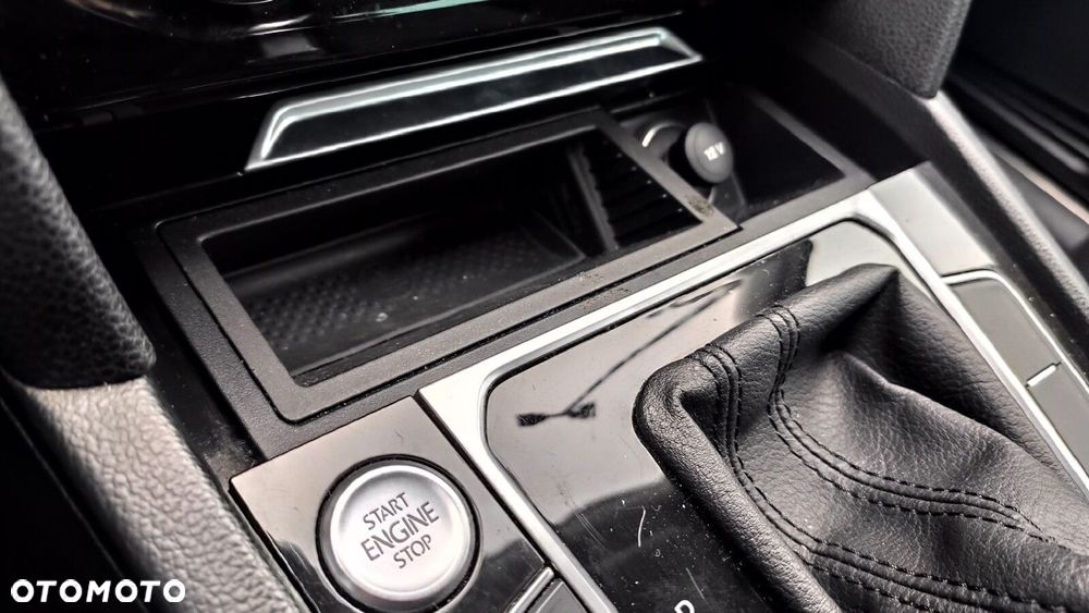 Volkswagen Passat - 33