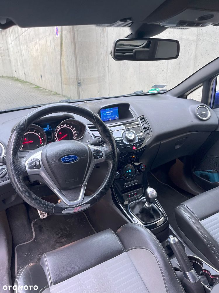 Ford Fiesta ST2 - 5