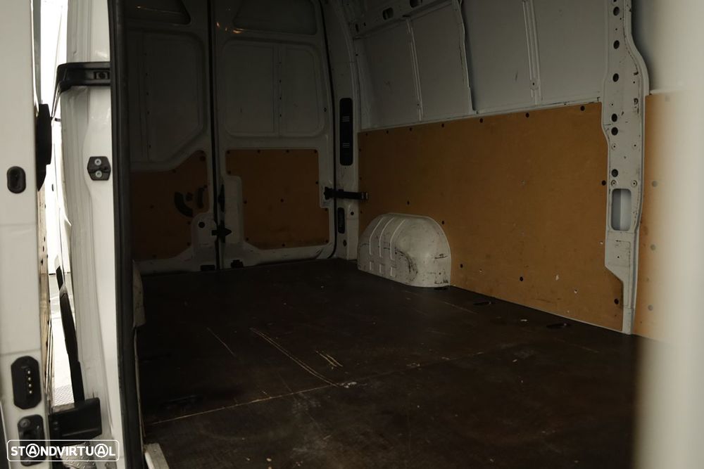 Renault master ver-2-3-dci-l2h2-3-5t - 18