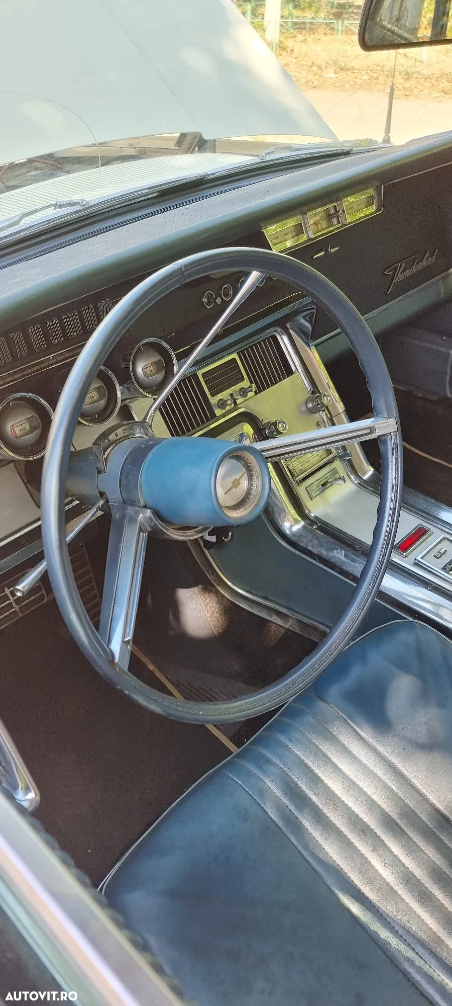 Ford Thunderbird - 13