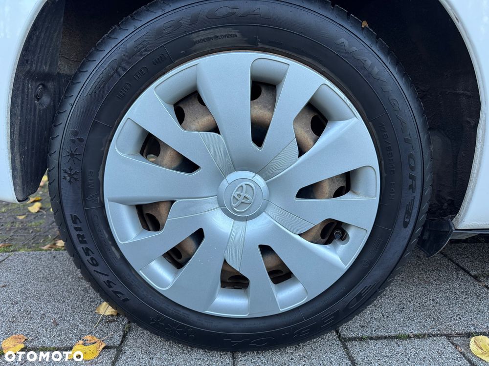 Toyota Yaris 1.33 Active EU6 - 16