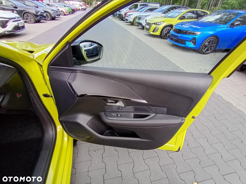 Peugeot 208 - 24