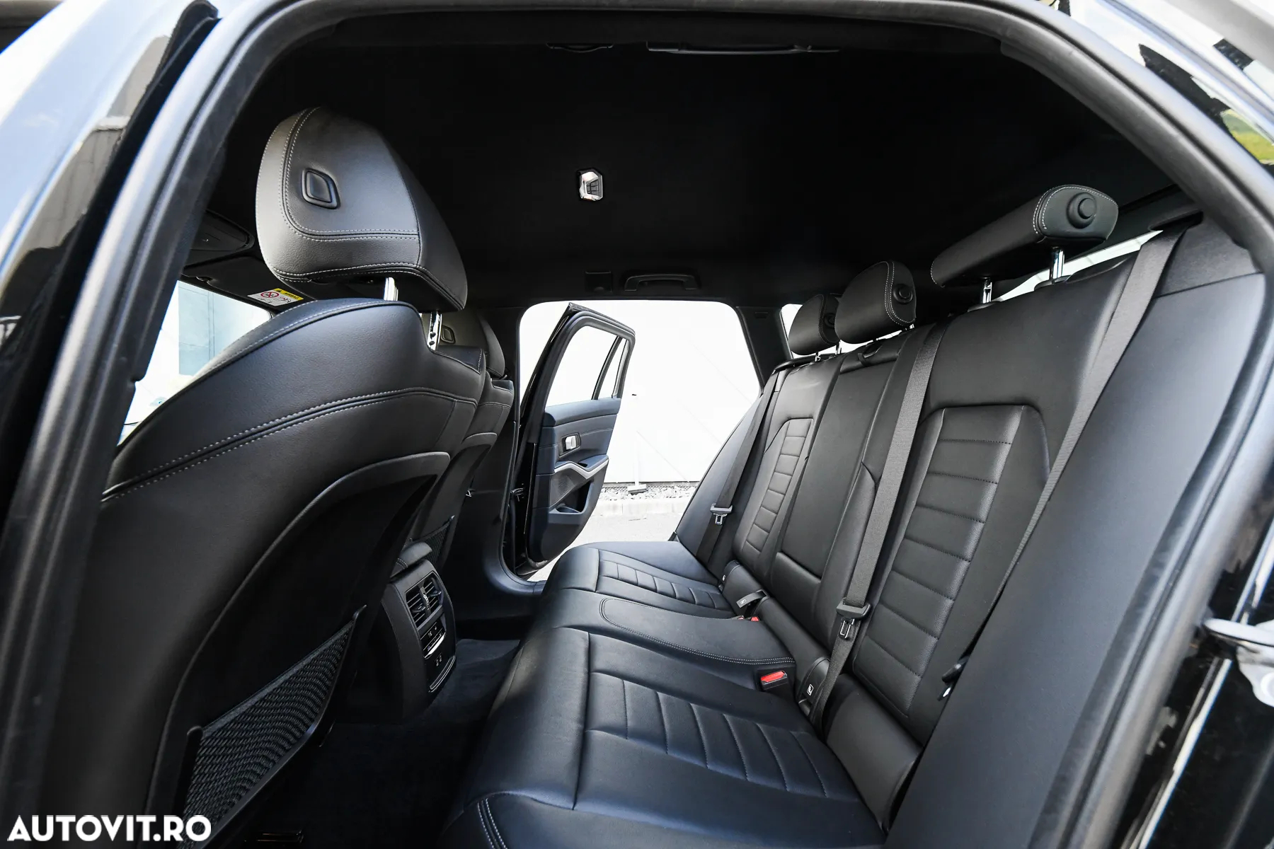 BMW Seria 3 318d Touring Aut. - 3