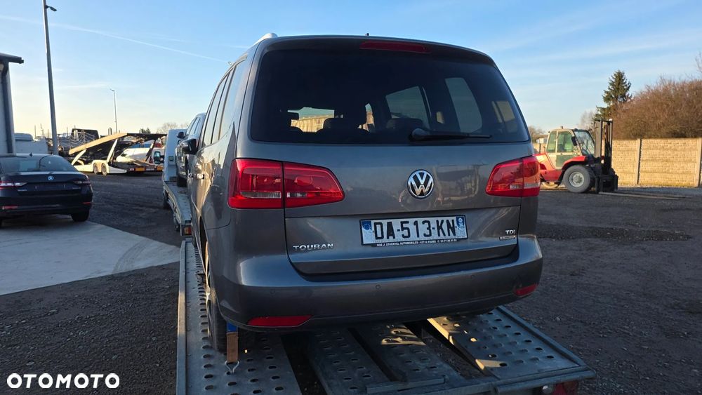 Volkswagen Touran 1.6 TDI DPF BlueMot Comfortline - 4