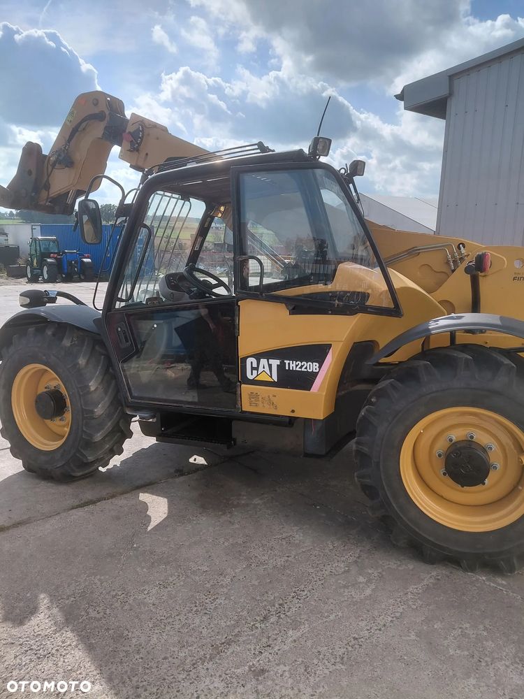Caterpillar TH220B - 5