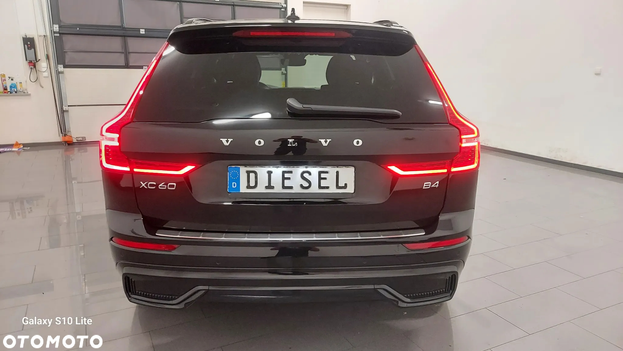 Volvo XC 60 B4 D Plus Dark - 9