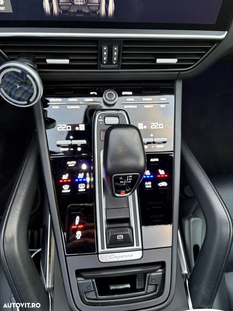 Porsche Cayenne Turbo - 12