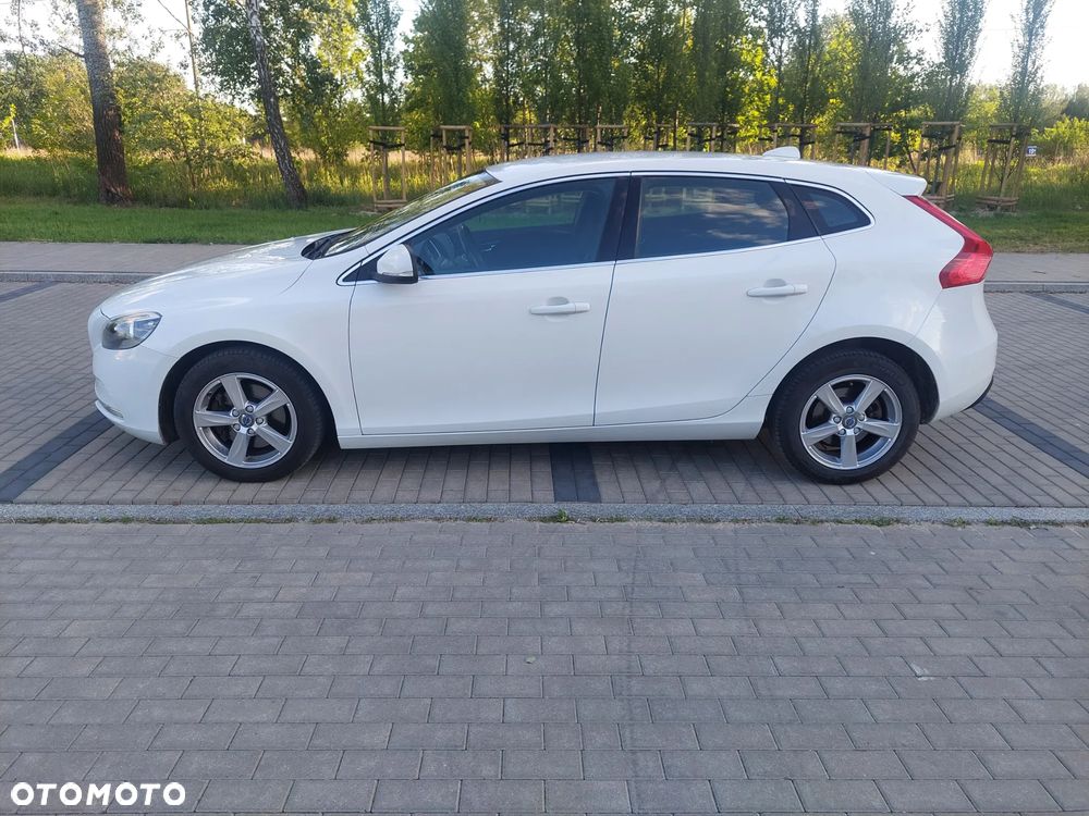 Volvo V40 T2 Momentum - 3