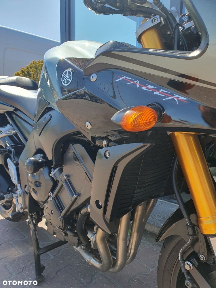 Yamaha FZ - 27