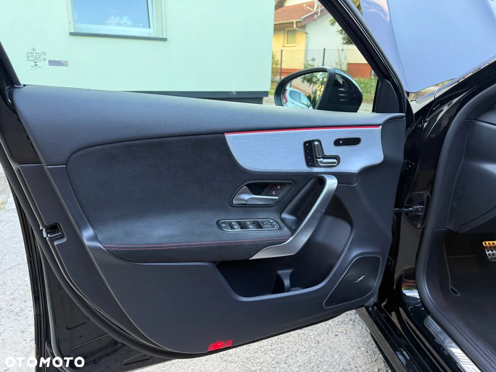 Mercedes-Benz Klasa A 45 S AMG 4-Matic 8G-DCT - 24