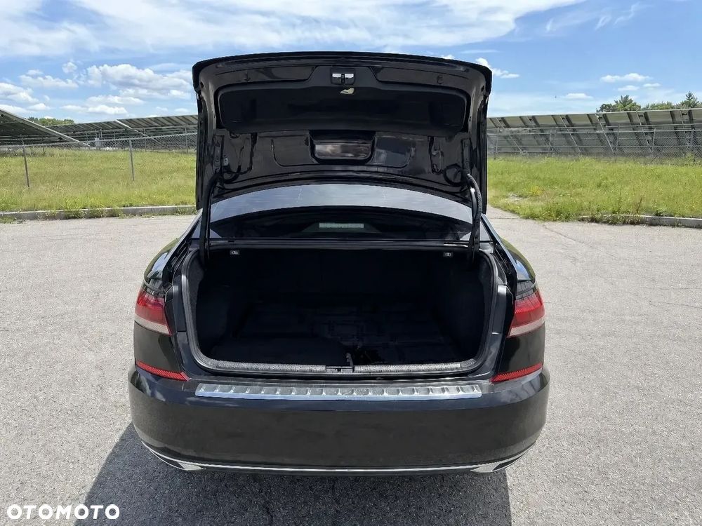 Volkswagen Passat - 19