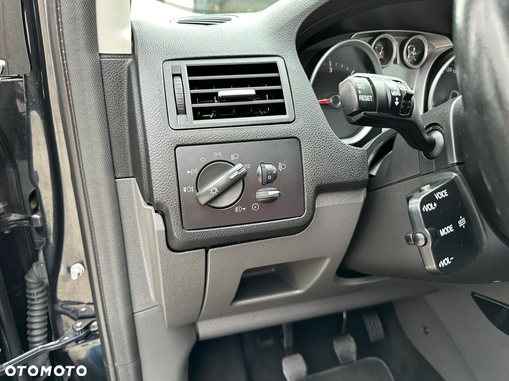 Ford Kuga - 16
