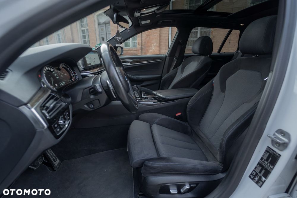 BMW Seria 5 520d xDrive M Sport Edition - 24