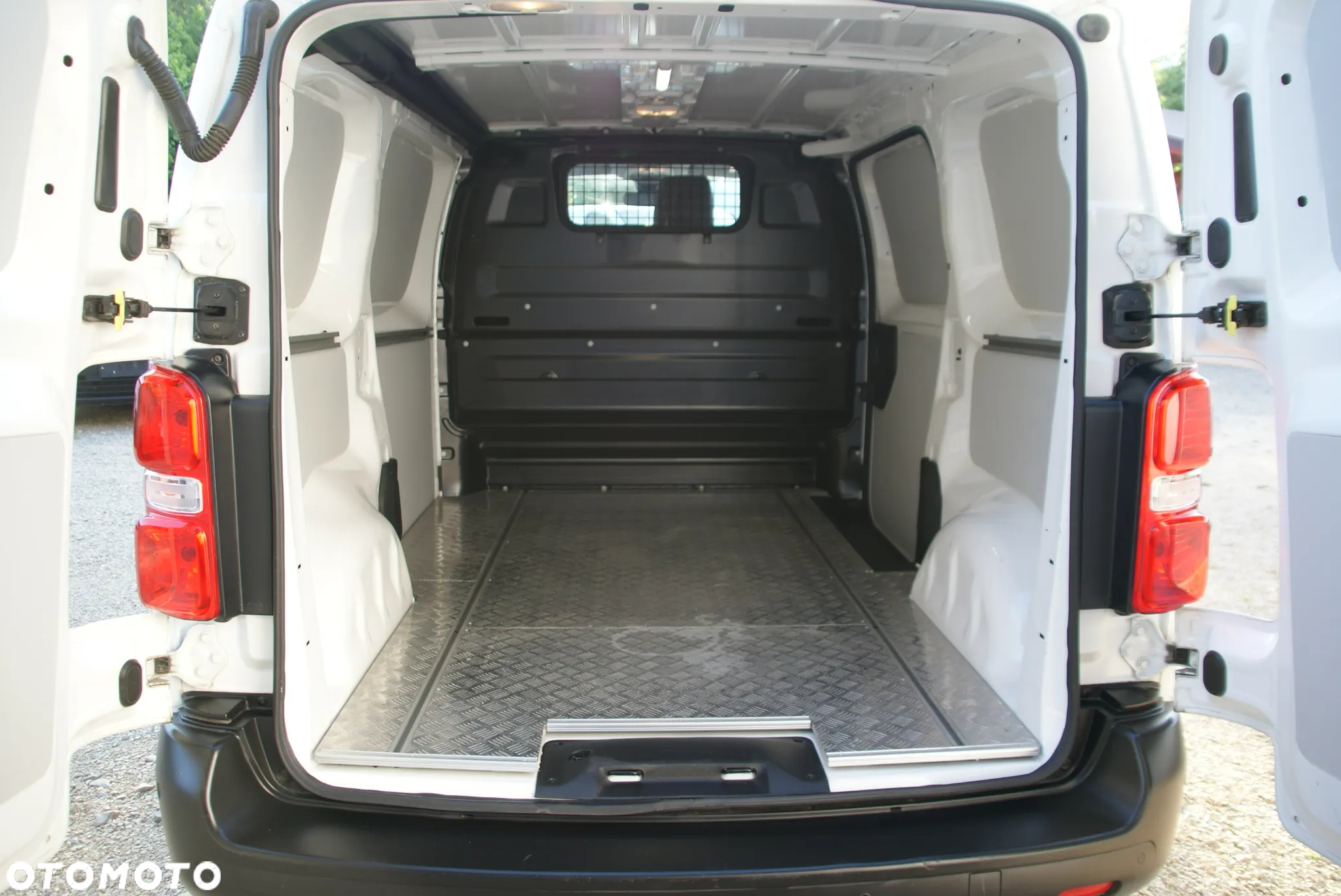 Peugeot Expert - 8