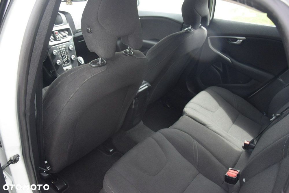 Volvo V40 D2 - 19