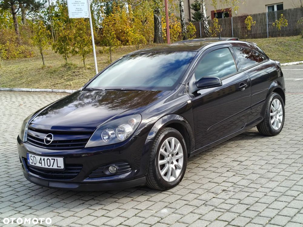 Opel Astra III GTC 1.6 Cosmo - 4