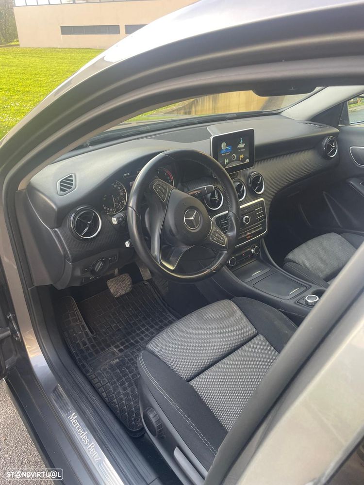 Mercedes-Benz GLA 180 - 5