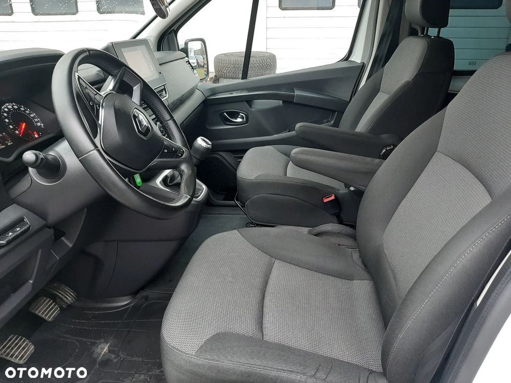 Renault Trafic 2.0 dCi - 19