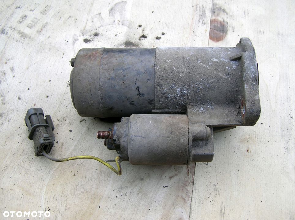 TERRANO II MAVERICK 2.4 12V ROZRUSZNIK - 2