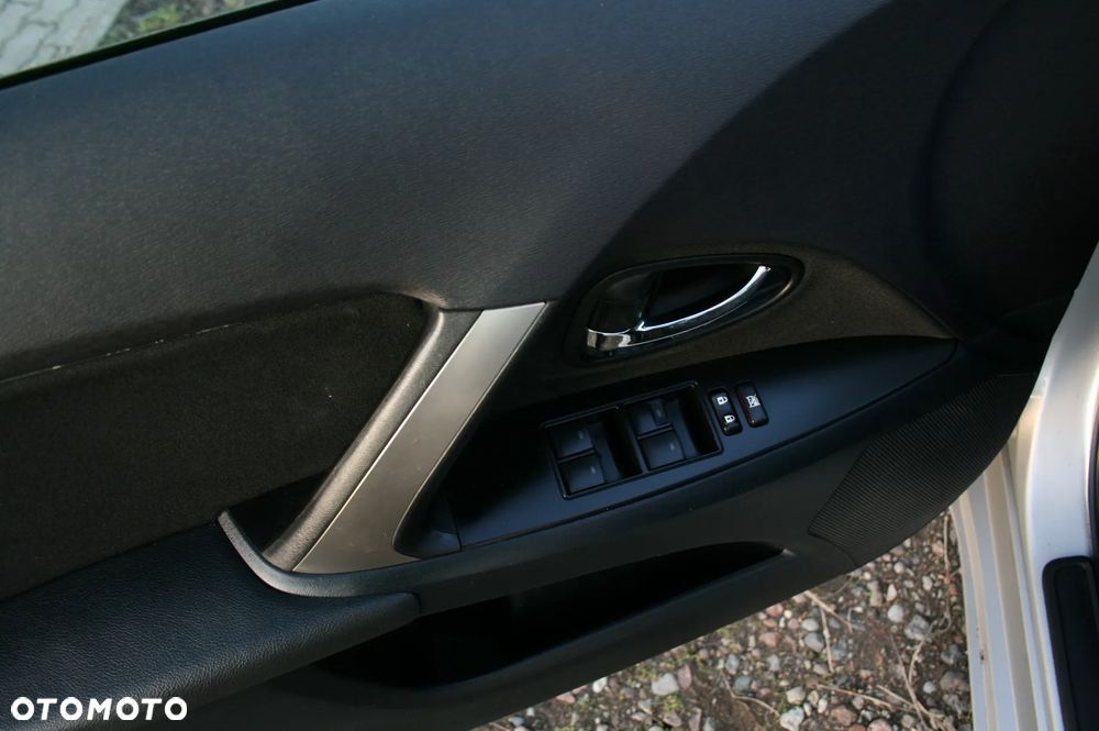 Toyota Avensis - 14