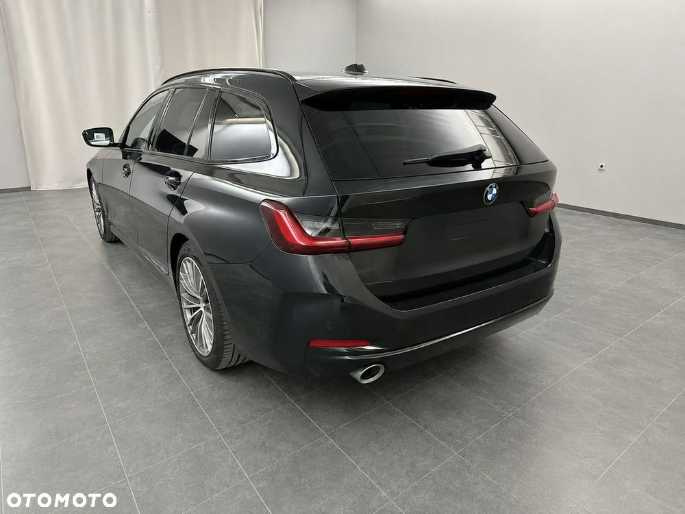 BMW Seria 3 320d xDrive MHEV Sport Line - 4