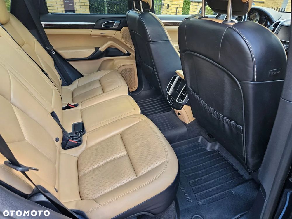 Porsche Cayenne - 14
