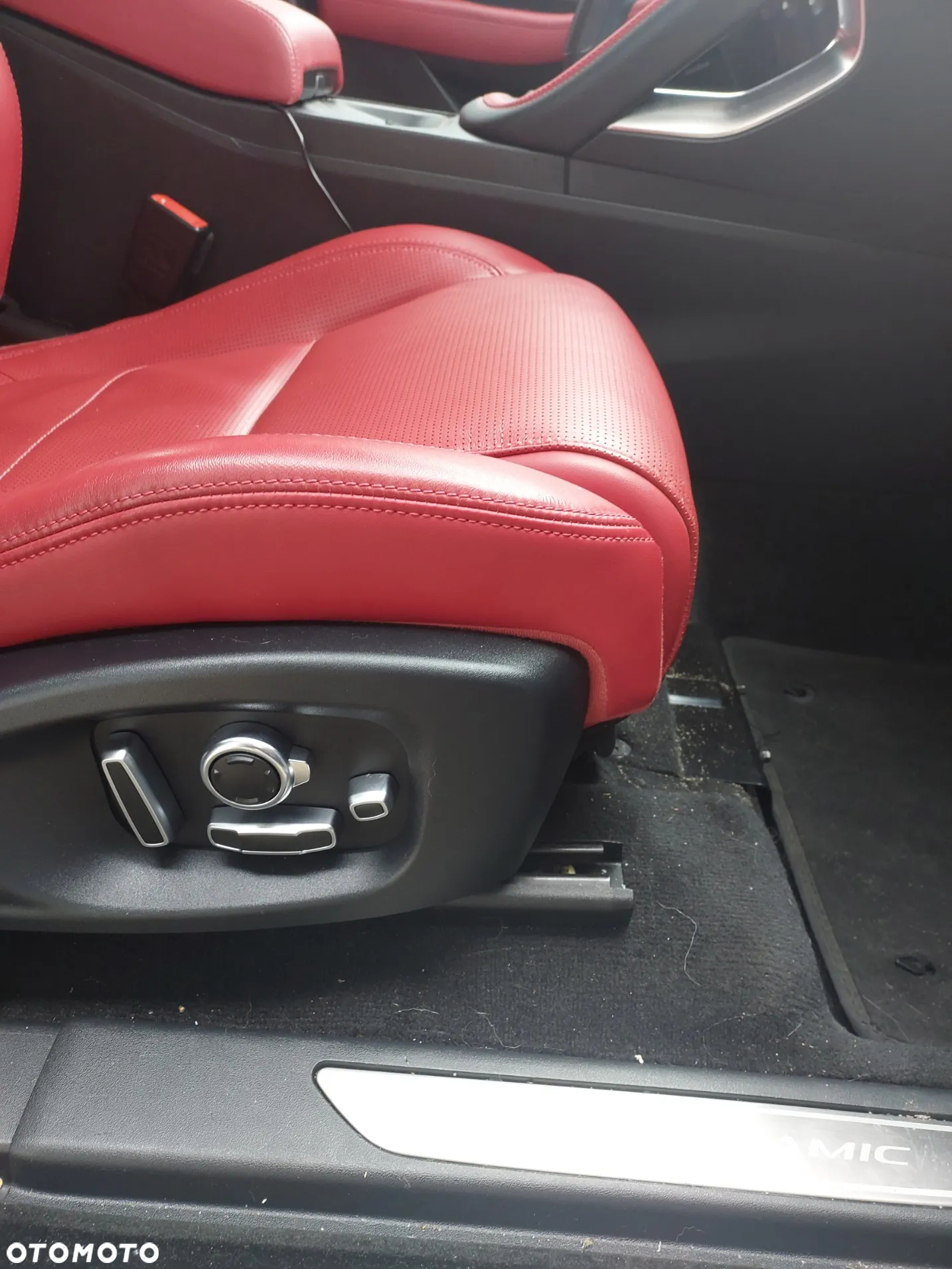 Jaguar E-Pace 2.0 i4P AWD R-Dynamic HSE - 30