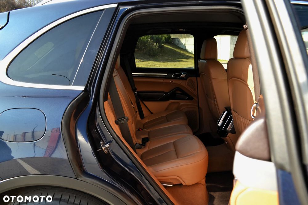 Porsche Cayenne - 12