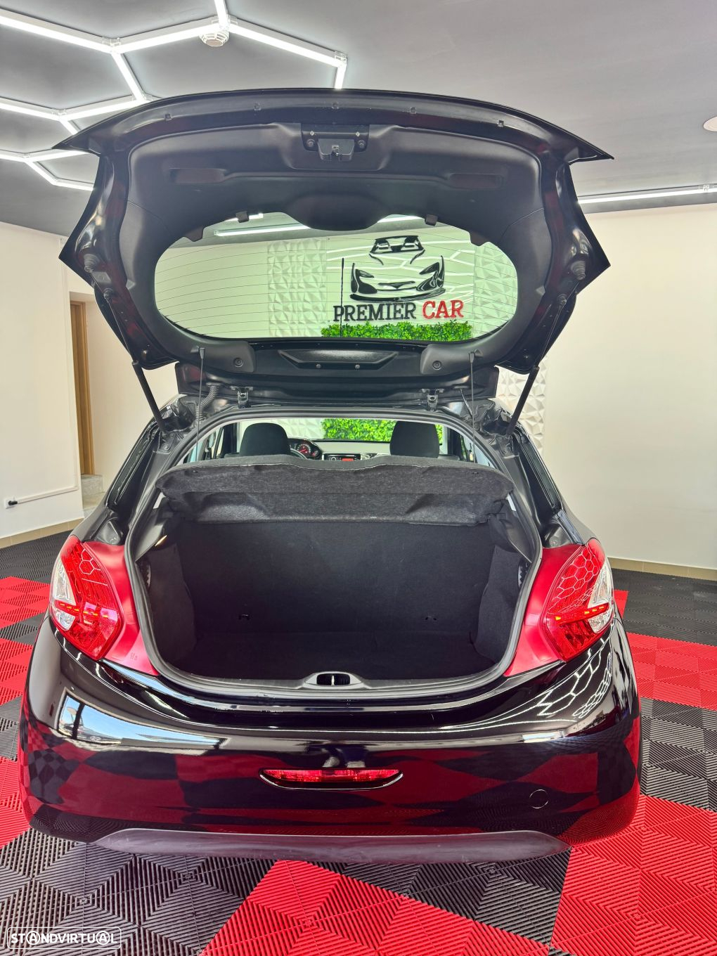 Peugeot 208 1.4 HDi Active - 17