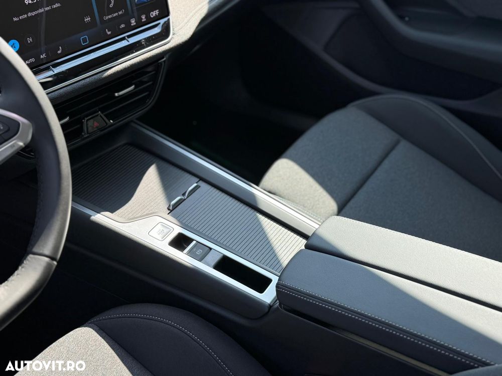 Volkswagen Passat 1.5 eTSI DSG MHEV Base - 10