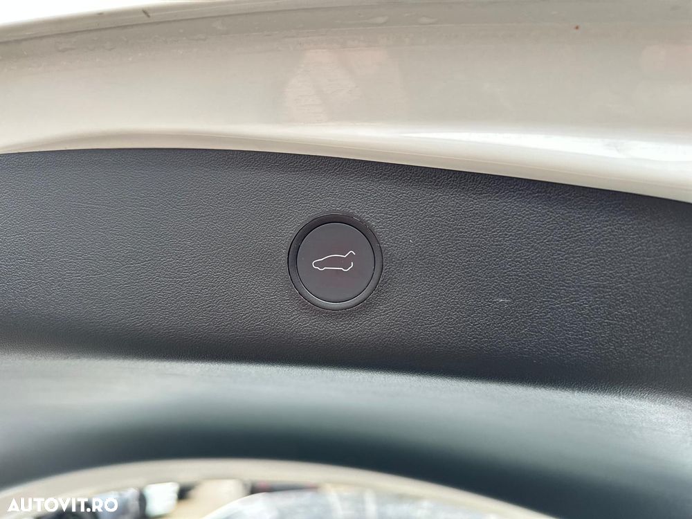 Tesla Model 3 Long Range - 33