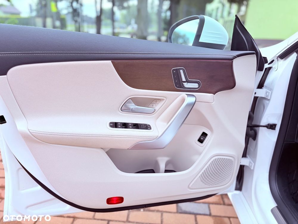Mercedes-Benz CLA 250 7G-DCT - 10