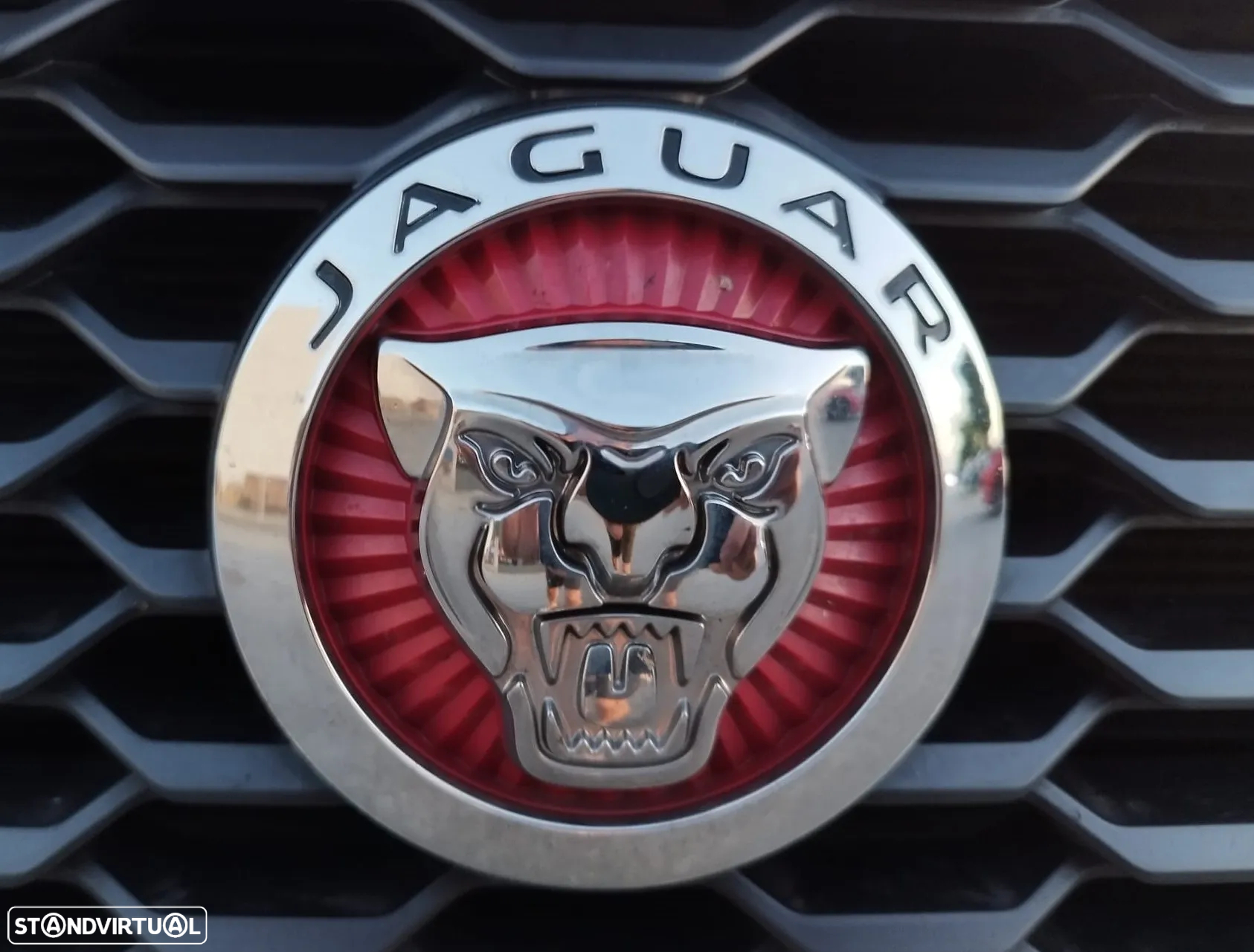 Jaguar E-Pace 2.0 i4D - 11