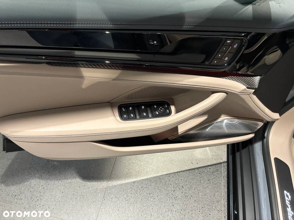 Porsche Panamera Turbo S E-Hybrid PHEV - 19