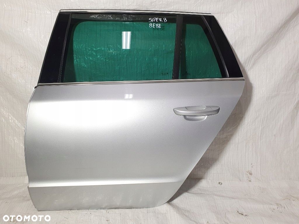 SKODA SUPERB II 3T 2011r DRZWI LEWE TYLNIE LEWY TYŁ 8E8E KOMBI - 1