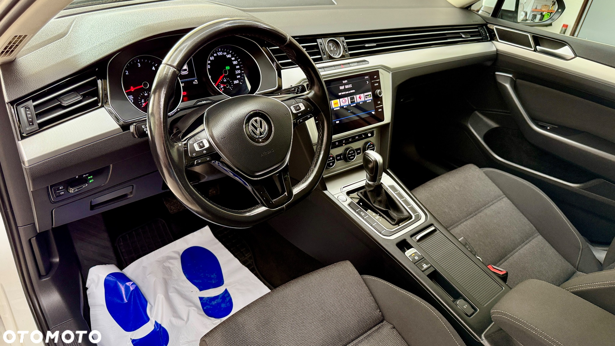 Volkswagen Passat Variant 1.6 TDI SCR DSG Comfortline - 19