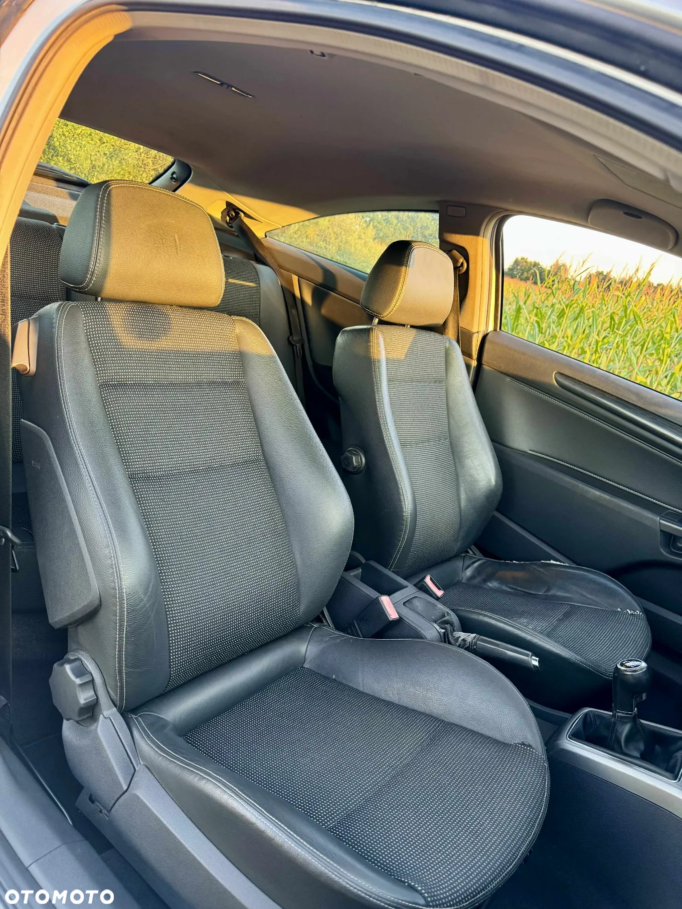 Opel Astra GTC 1.8 Cosmo - 10