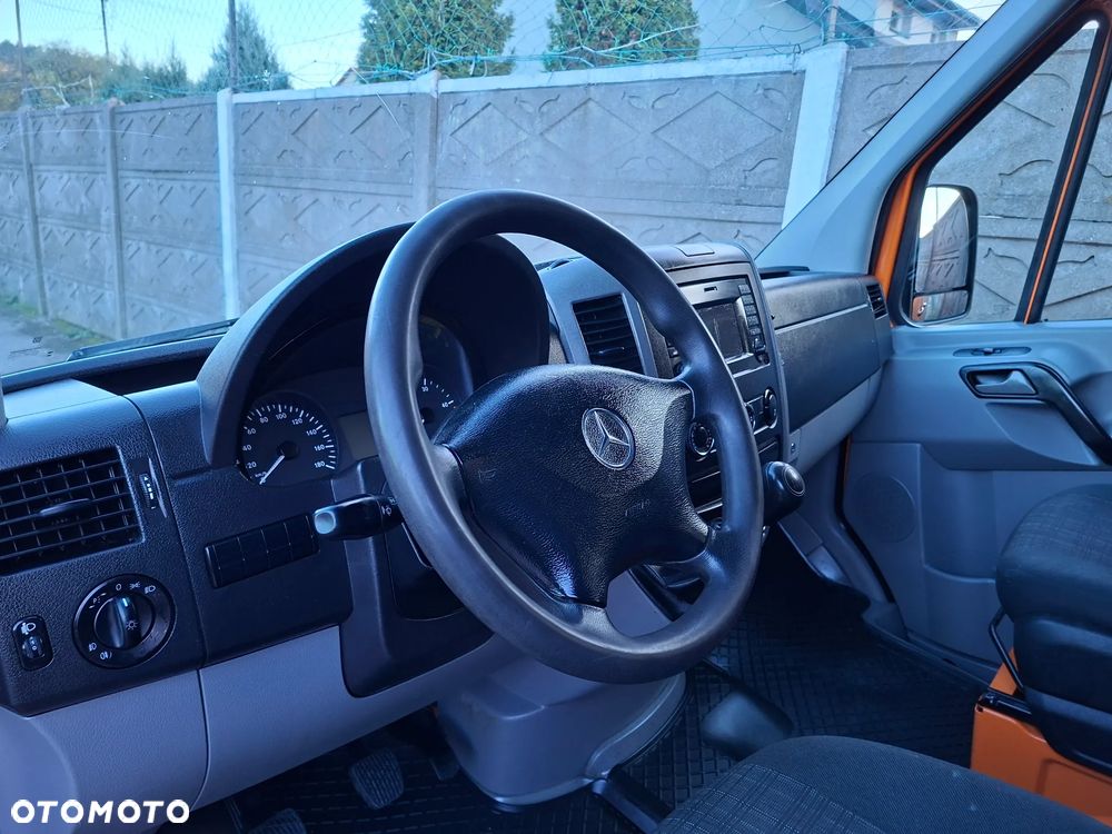 Mercedes-Benz Sprinter Brygadówka 6 osób - 26