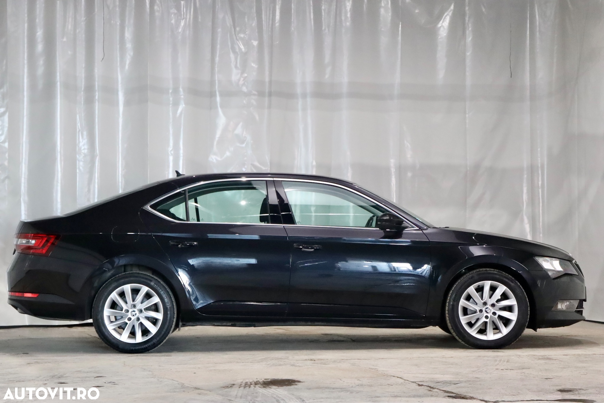 Skoda Superb 2.0 TDI DSG Style - 39