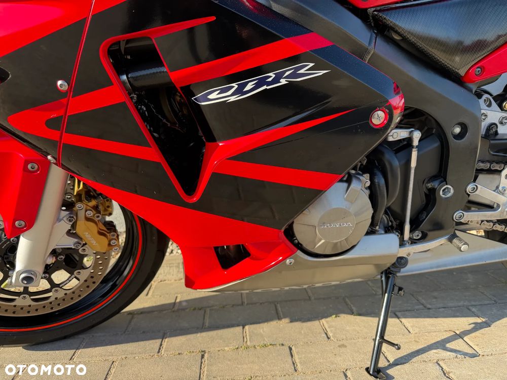 Honda CBR - 32