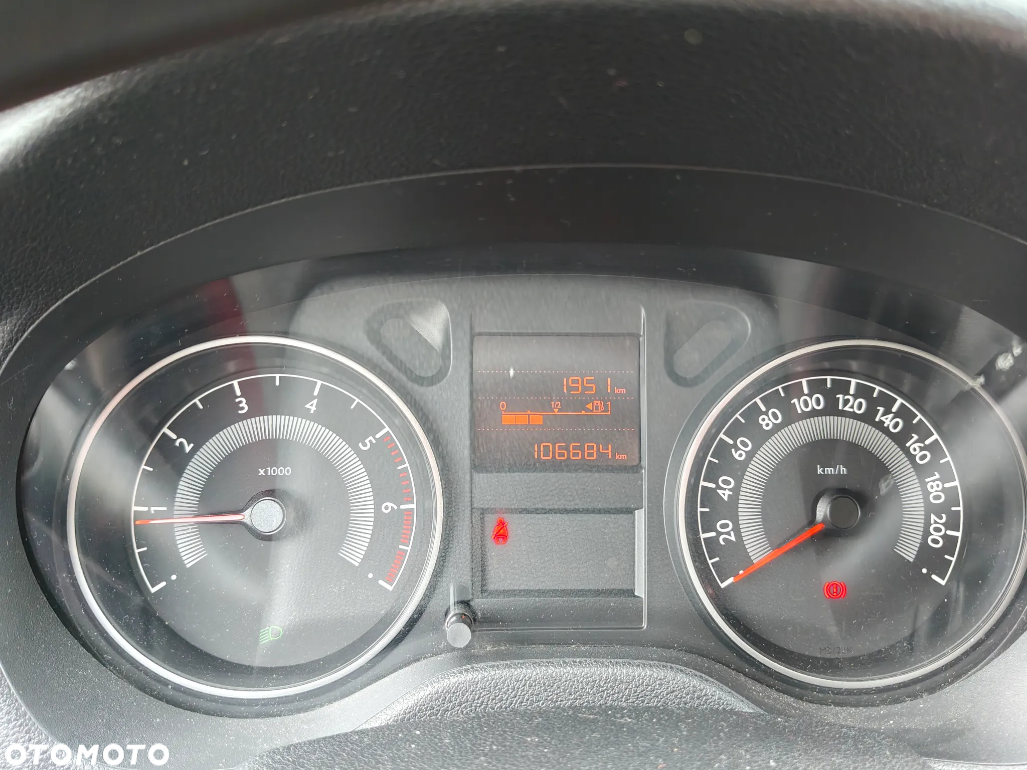 Peugeot 301 1.2 Pure Tech Access - 19
