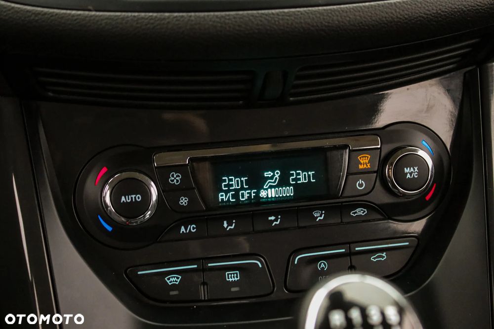 Ford Kuga 2.0 TDCi FWD Titanium - 22