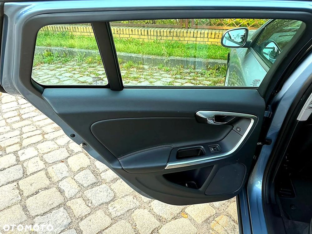 Volvo V60 D3 Momentum - 18