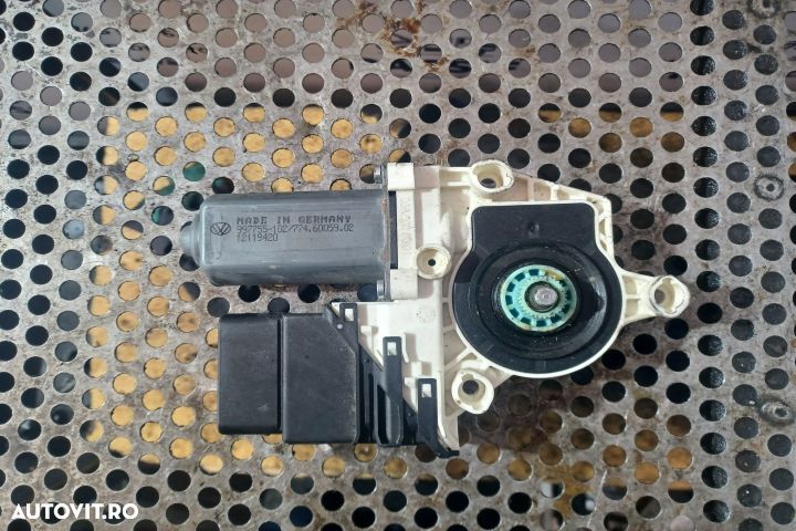 Motoras macara geam spate stanga 5K0959703C Volkswagen VW Golf 6 [200 - 1