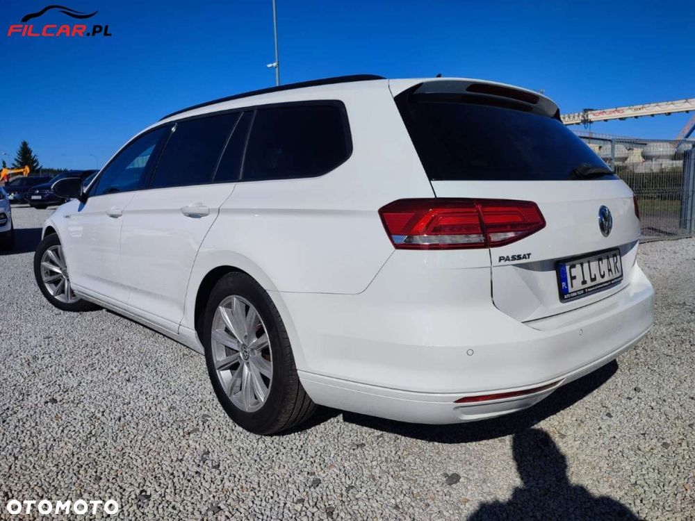 Volkswagen Passat - 4