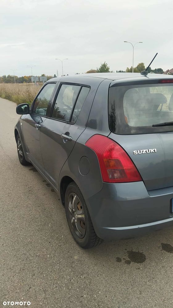 Suzuki Swift - 3