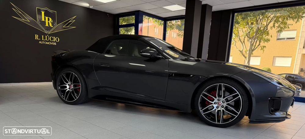 Jaguar F-Type 2.0 i4 Chequered Flag - 34