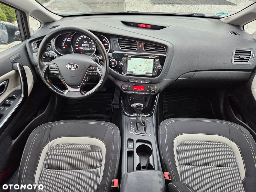 Kia Ceed 1.6 GDI DCT Platinum Edition - 11
